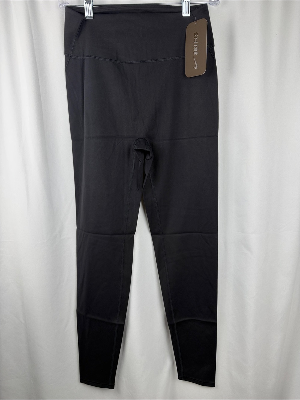 NikeSKIMS Matte High-Waisted 26” Leggings Obsidian M NWT $118 MSRP